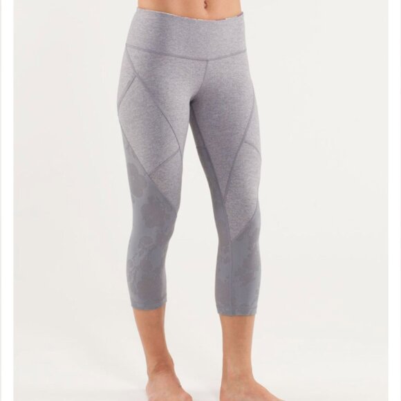 Lululemon Power Vinyasa Crop - Picture 1 of 16